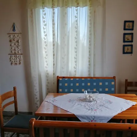 Dina's House Casa de Férias *