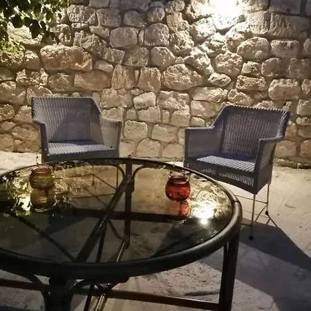 Dina's House Casa de Férias *