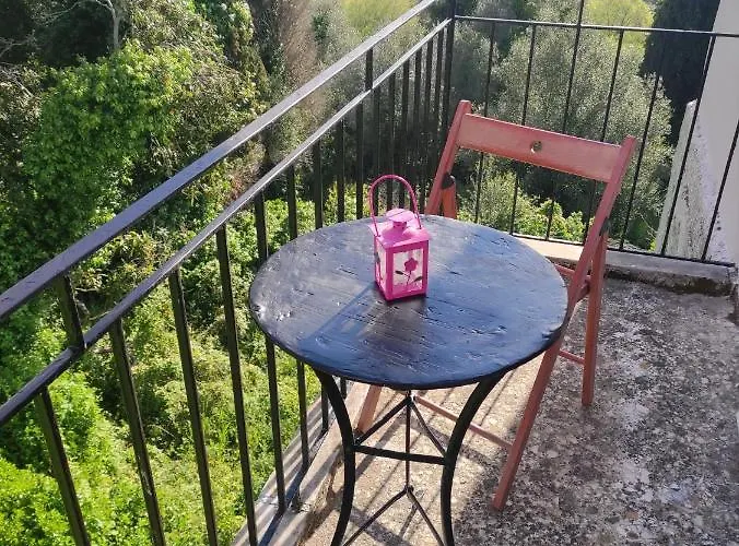 Semesterbostad Dina's House *