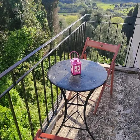 Semesterbostad Dina's House *