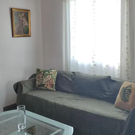 Semesterbostad Dina's House Agia Thekli