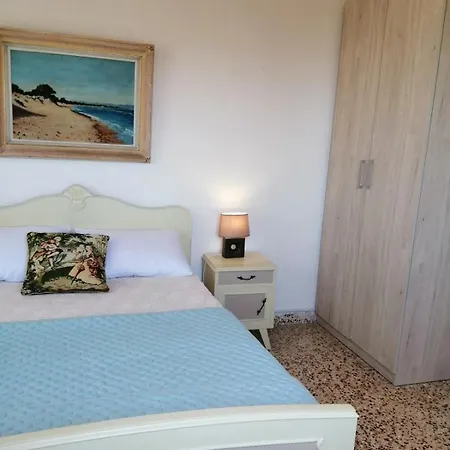 Semesterbostad Dina's House *